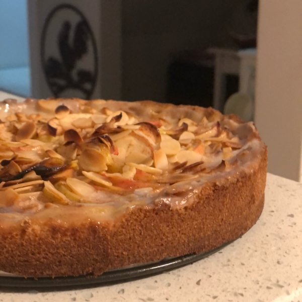 PHILLY Bavarian Apple Torte