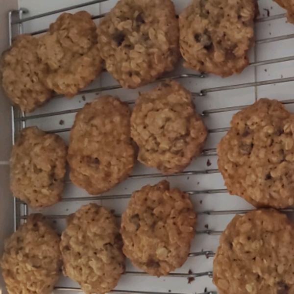 Chocolate Chip Oatmeal Cookies