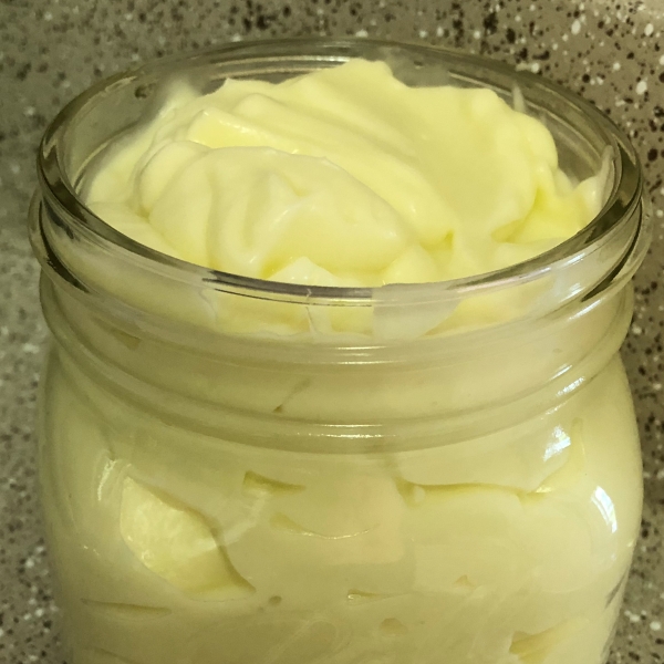 Thick-Style Lebanese Garlic Sauce