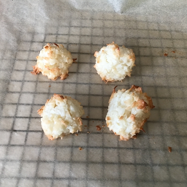 Light and Fluffy Coconut Macaroons