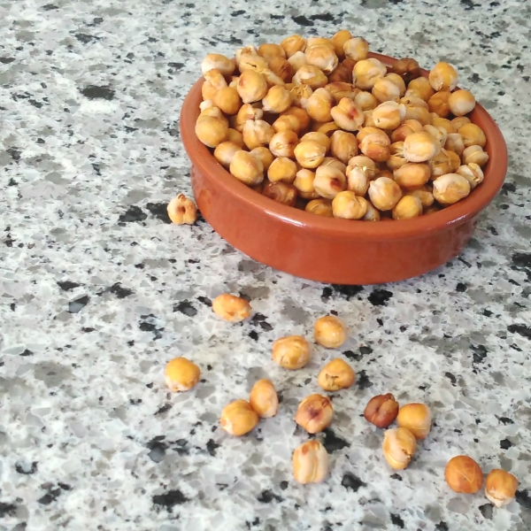 Perfectly Dry Roasted Chickpeas