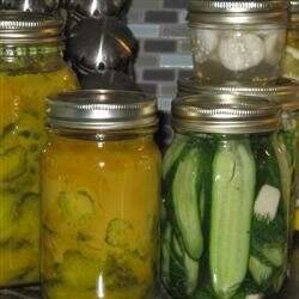 Ukrainian Dill and Garlic Pickles