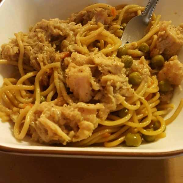 Hong Kong-Style Chicken Chow Mein