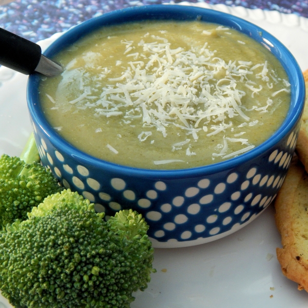 Dairy-Free Creamy Broccoli Soup