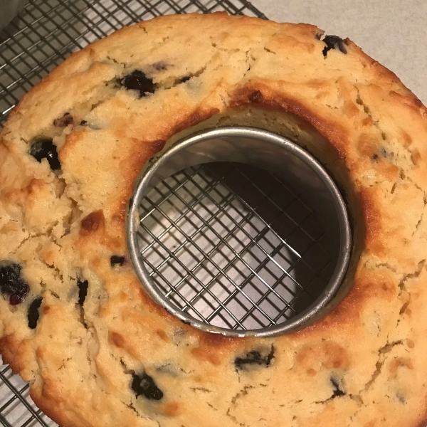 Better-Than-Starbucks Blueberry Pound Cake