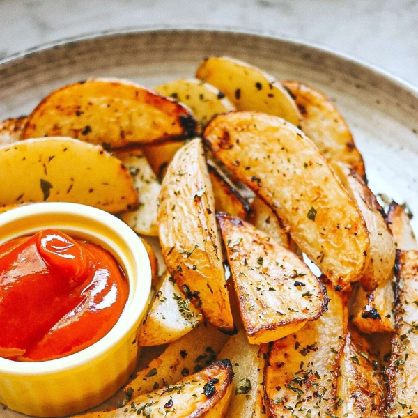 Roasted Lemon-Garlic Potato Wedges