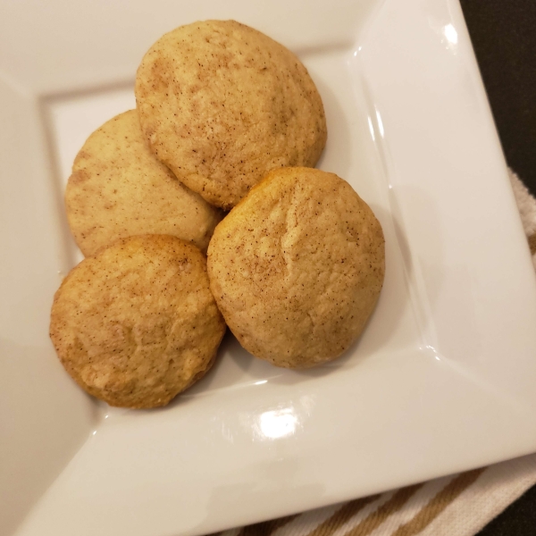 Polvorones de Canele (Cinnamon Cookies)