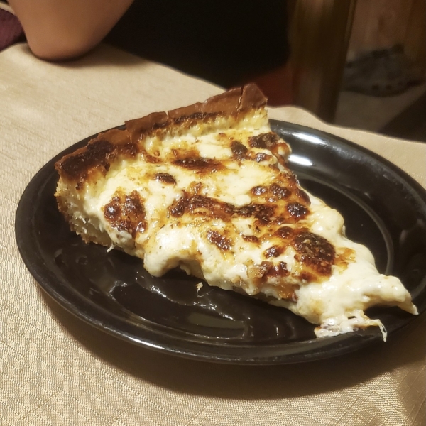 Deep Dish Alfredo Pizza