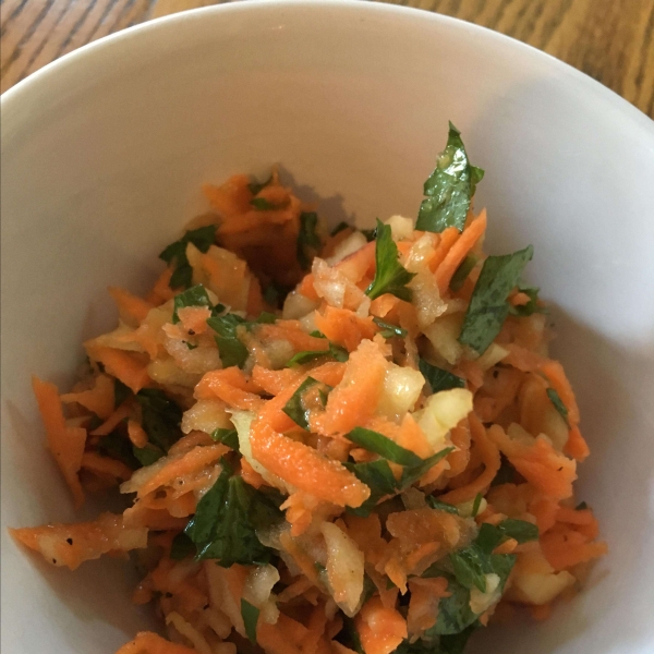 Shredded Apple Carrot Salad