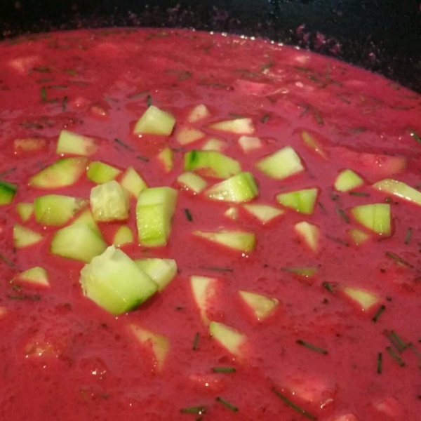 Lithuanian Saltibarsciai (Cold Beet Soup)