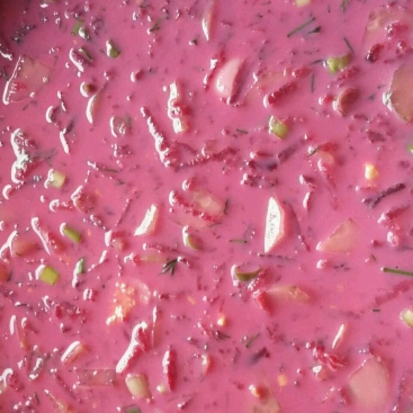 Lithuanian Saltibarsciai (Cold Beet Soup)