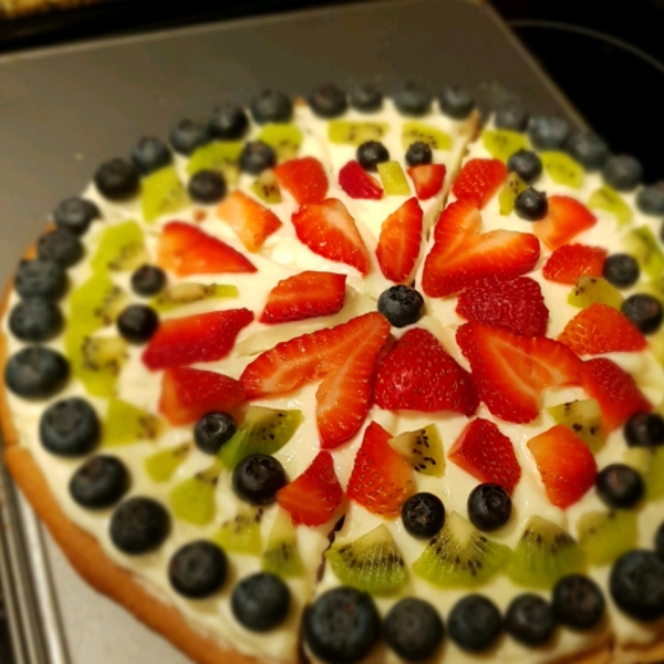 Fruit Pizza with Marshmallow Fluff