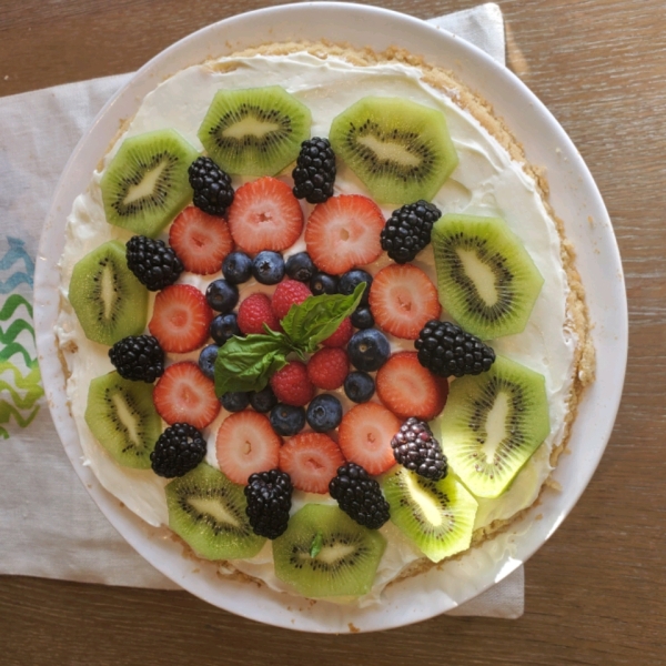 Fruit Pizza with Marshmallow Fluff