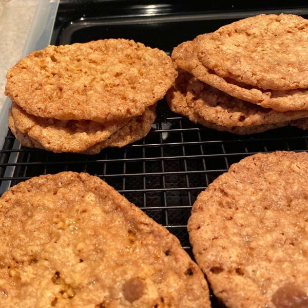 Lacy Oatmeal Cookies