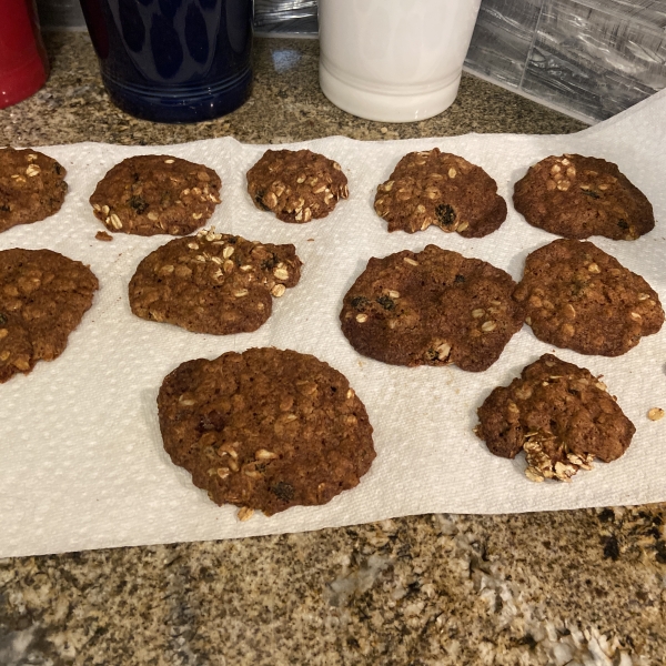 Oatmeal Raisin Toffee Cookies