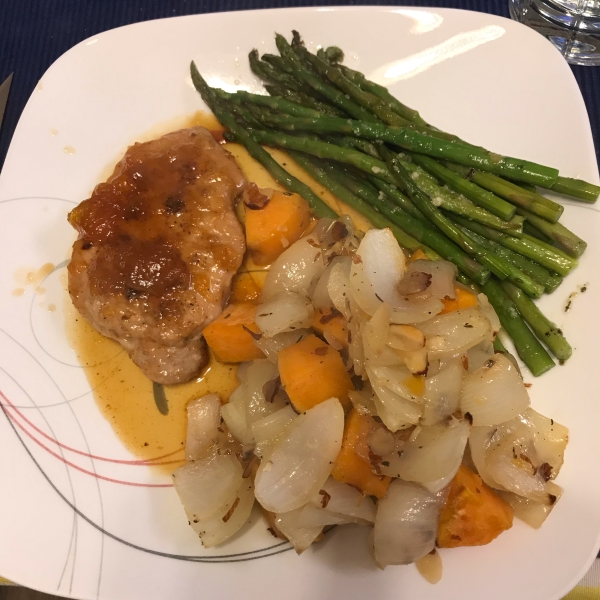 Spicy Peach-Glazed Pork Chops