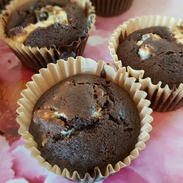 Creamy Chocolate Cupcakes