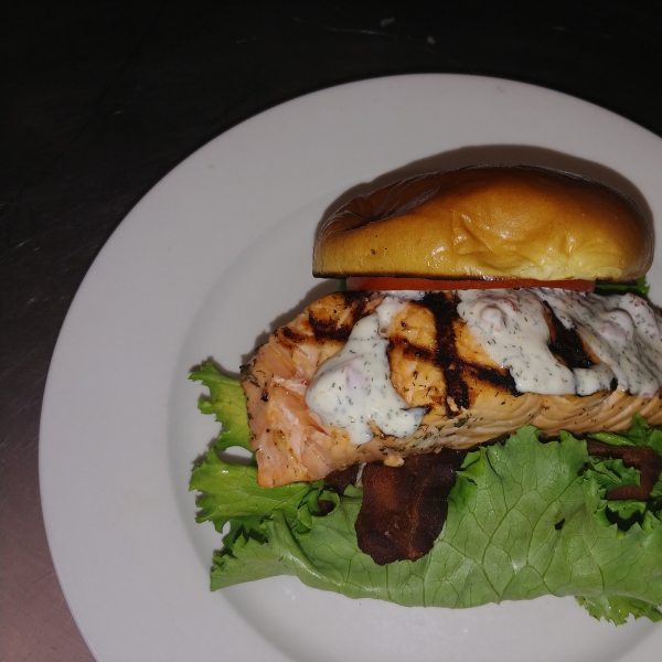 Grilled Salmon Sandwich with Dill Sauce