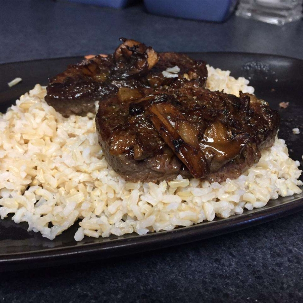 Grace Love's Smothered Steak