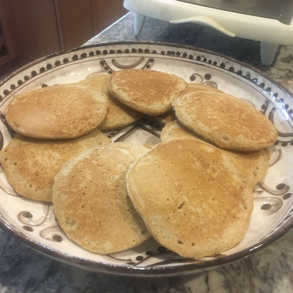 Whole Wheat, Oatmeal, and Banana Pancakes