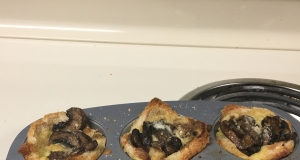 Garlicky Mushroom Toast Cups