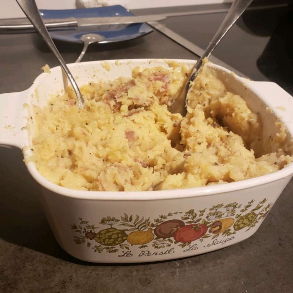 Red Garlic Mashed Potatoes