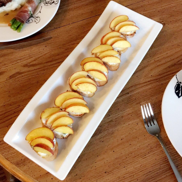 Peach and Goat Cheese Tartine