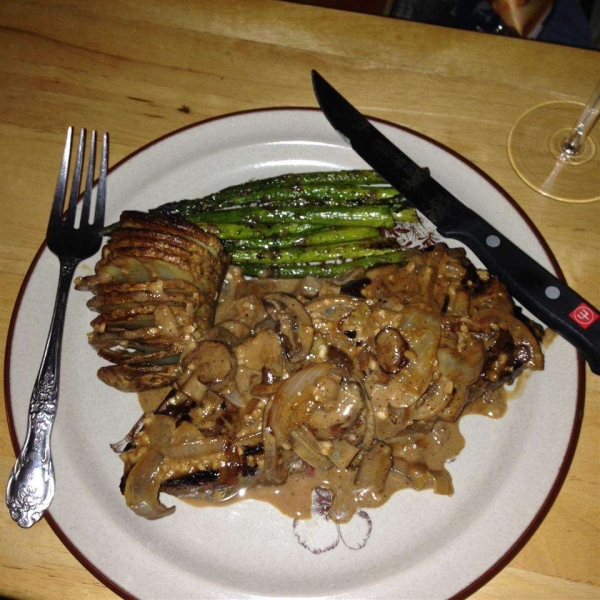 Strip Steak with Red Wine Cream Sauce