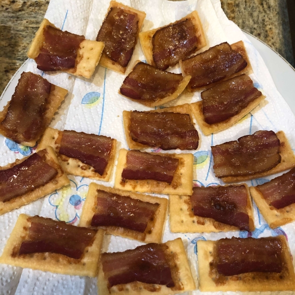 Sweet Bacon Crackers