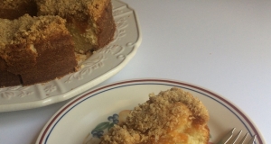 Crumb Coffee Cake with Peach Preserves