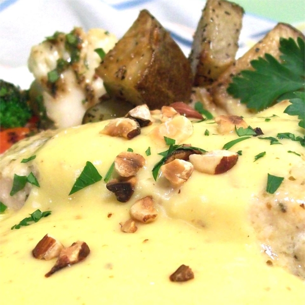 Blender Sauce Noisette (Hollandaise with Hazelnut Butter)