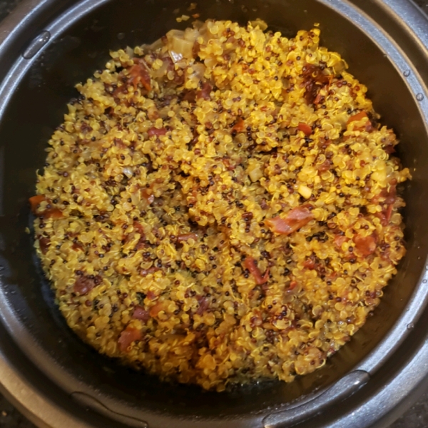 Rice Cooker Chicken Quinoa with Sun-dried Tomatoes