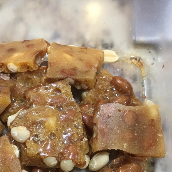 Old-Fashioned Peanut Brittle