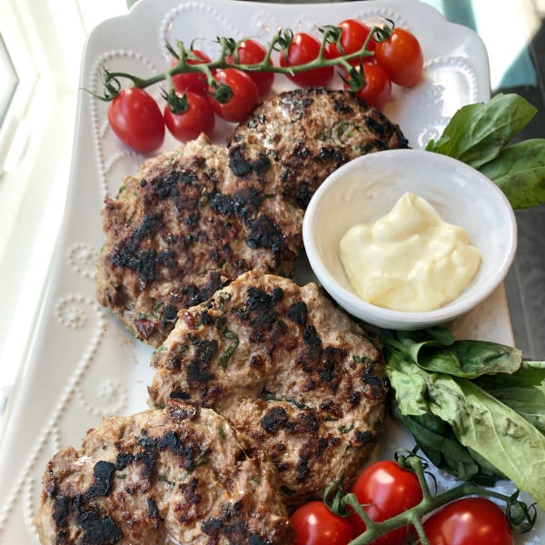 Lamb Burgers with Sun-Dried Tomatoes and Basil