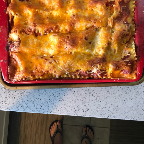 Classic and Simple Meat Lasagna