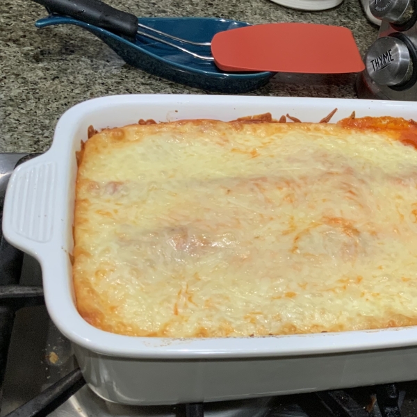 Classic and Simple Meat Lasagna