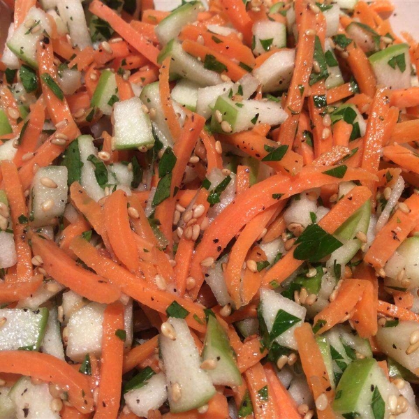 Shredded Apple Carrot Salad