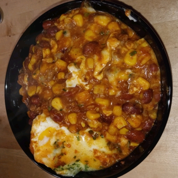 Skillet Chili 'N Eggs