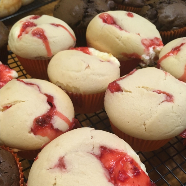 Strawberry Cheesecake Muffins