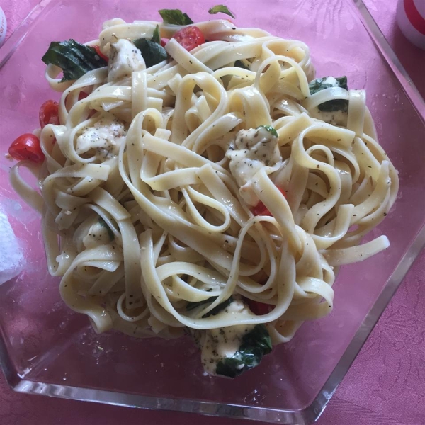 Fettuccini with Basil and Brie