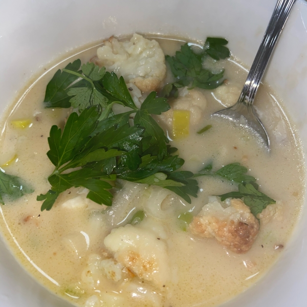 Roasted Cauliflower and Leek Soup