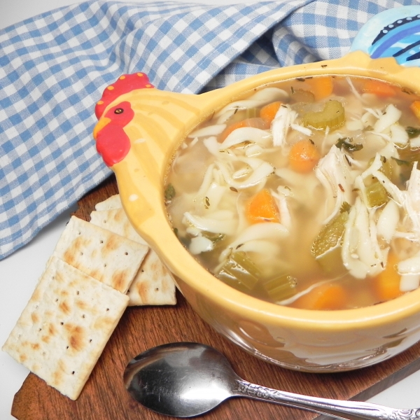 Easy Slow Cooker Chicken Noodle Soup