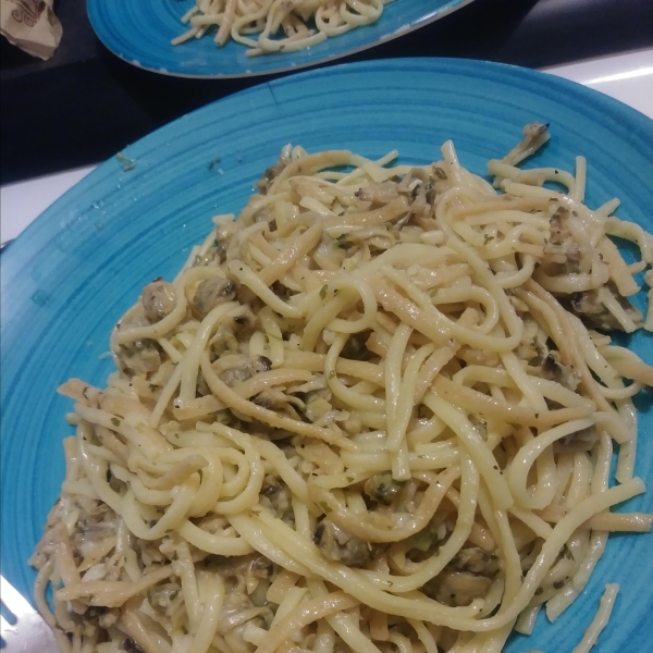 Linguine and Clam Sauce