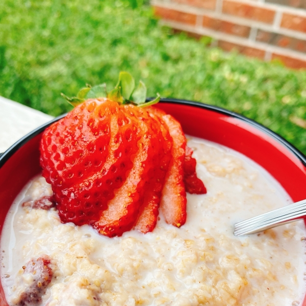 Instant Pot® Strawberries and Cream Oatmeal