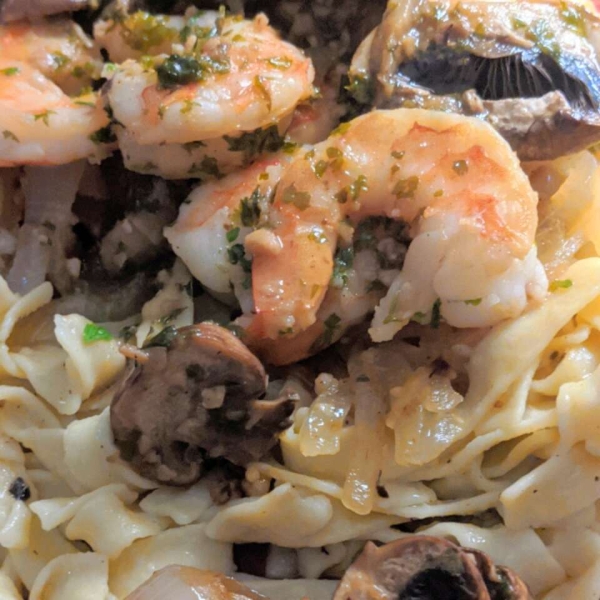 Pasta With Shrimp, Oysters, and Crabmeat