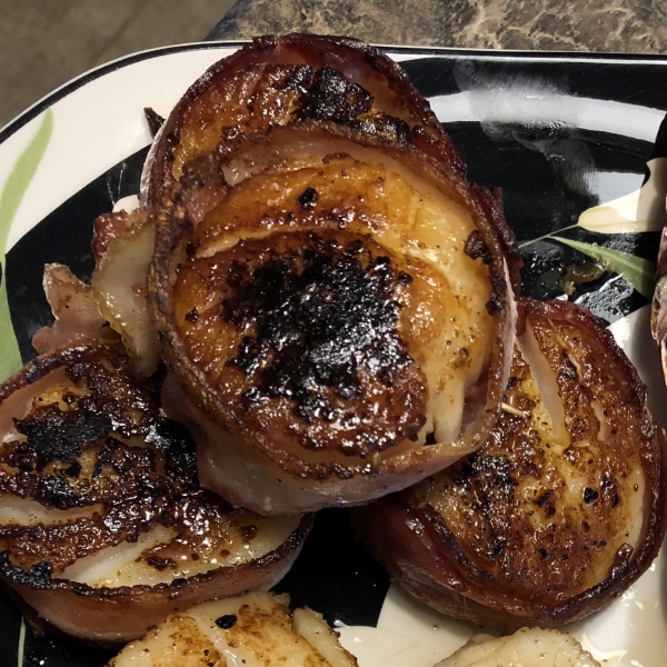 Spicy Bacon-Wrapped Scallops