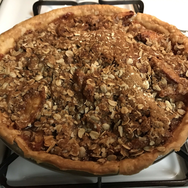 Caramel Apple Crumble Pie