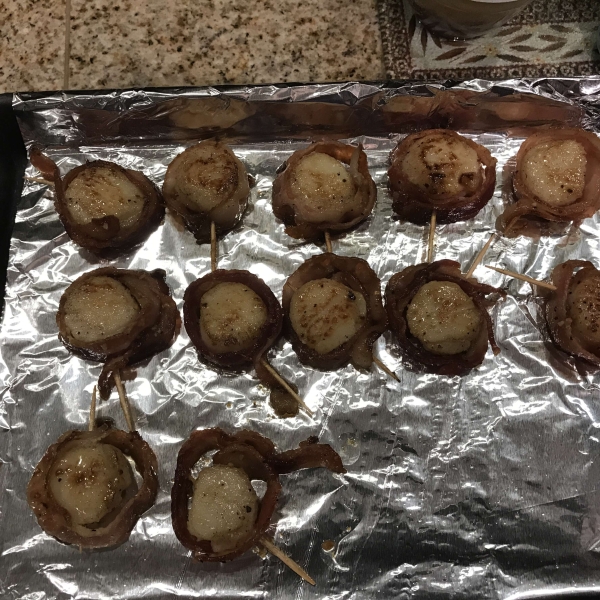 Spicy Bacon-Wrapped Scallops