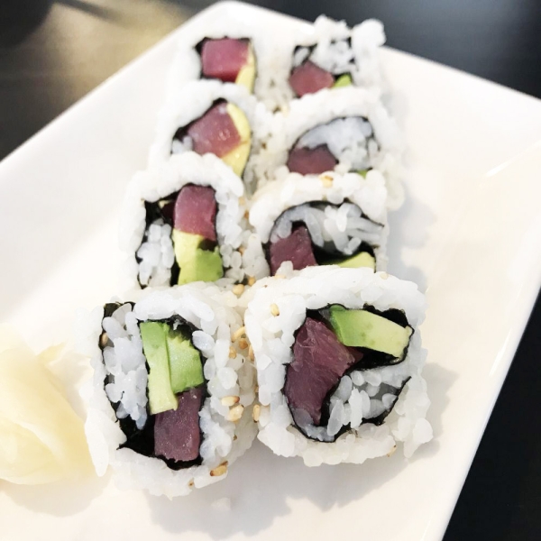 Inside-Out Spicy Tuna and Avocado Sushi