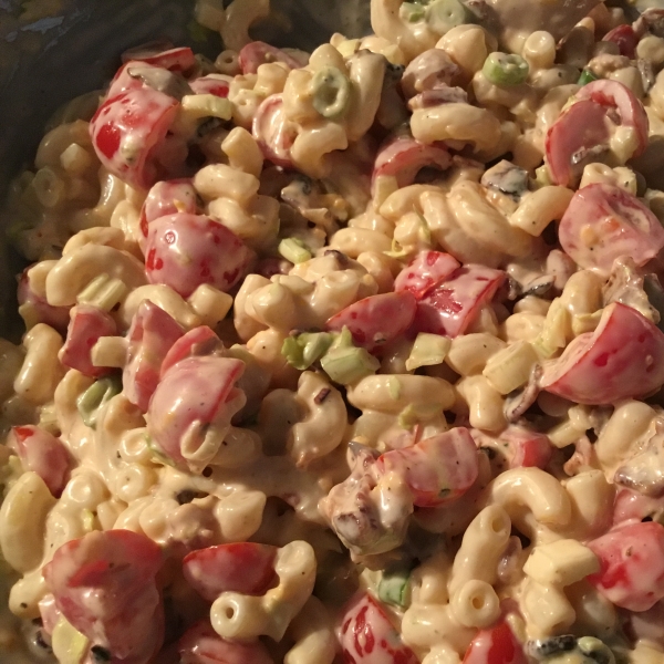 Bacon, Lettuce, and Tomato Macaroni Salad